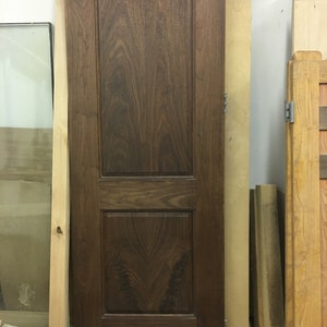 Custom built Schwarze Walnuss Tür aus reclaimed Holz aus South Dakota 2'x8"x7' Crotch Grain