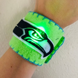 Sewable Circuit (E-Textiles) Kit - LED Bracelet: Seahawks Edition!
