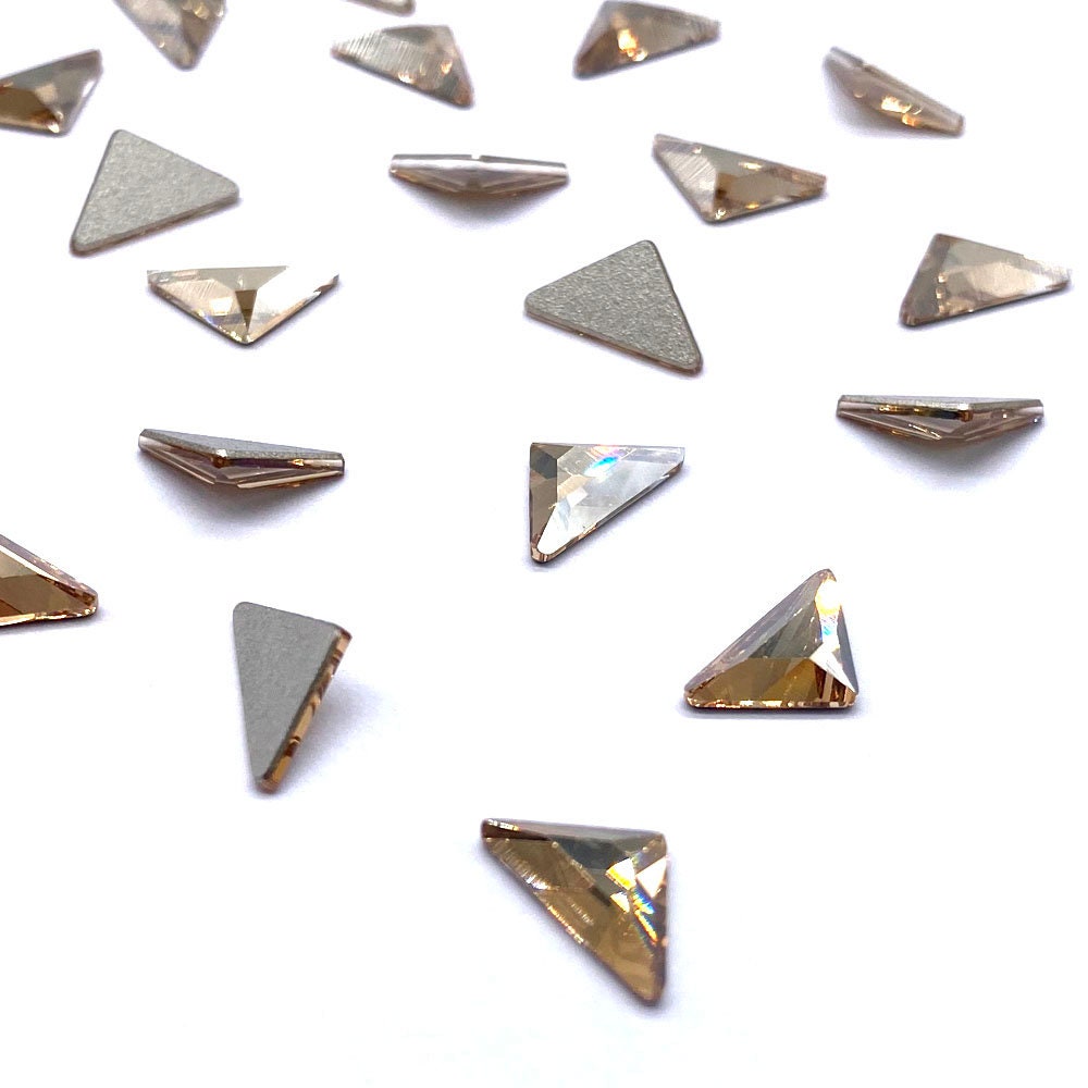 スワロフスキー　『Tomasino』 6 Pcs - Swarovski 2740 Triangle Gamma Flatbacks No-hotfix 8.3x8