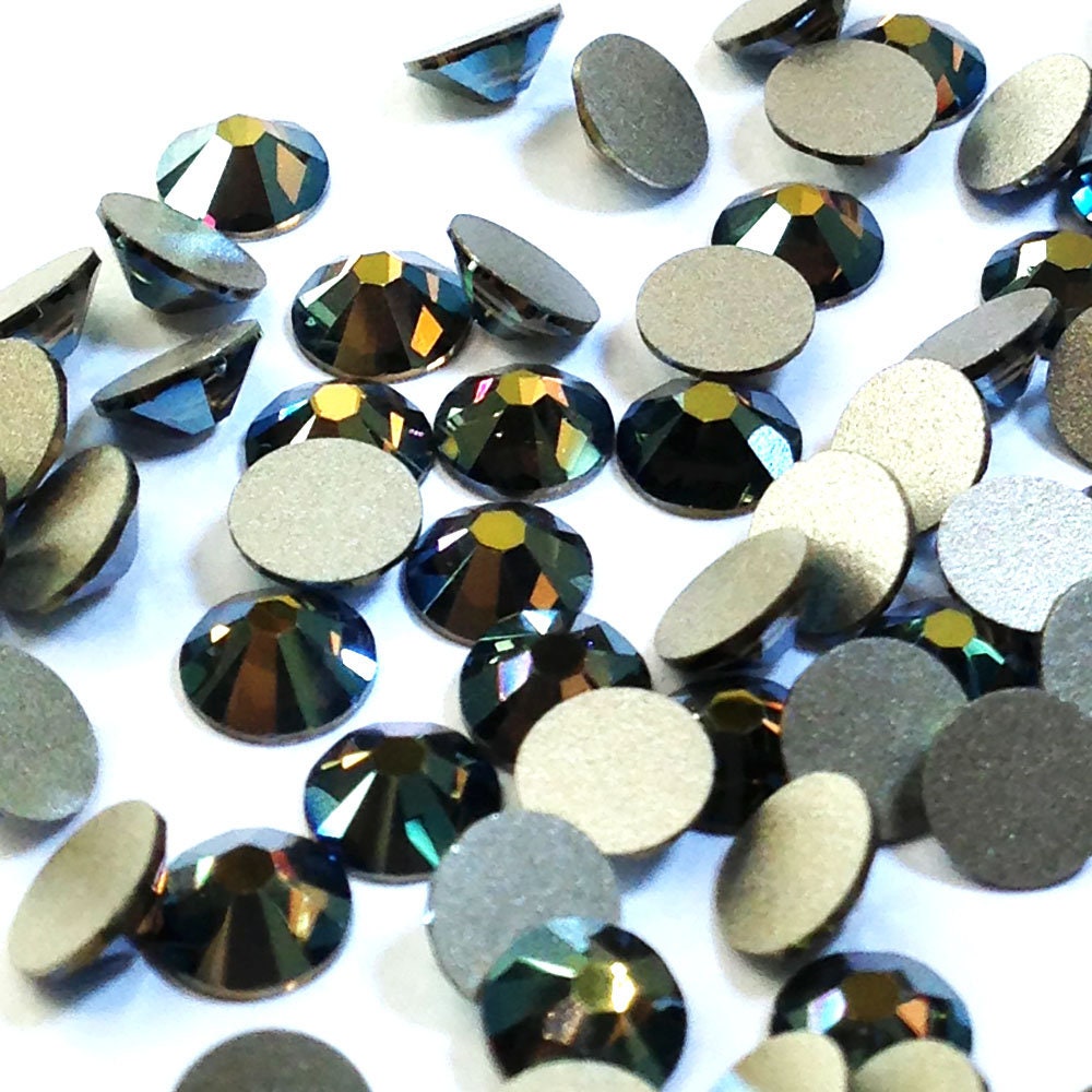 Crystal Iridescent Green (001 IRIG) Swarovski 2058 Flatbacks No