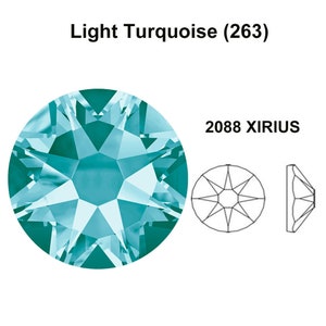 Puede incluir: Un cristal turquesa claro con el texto "Light Turquoise (263)" y "2088 XIRIUS". El cristal es redondo con múltiples facetas, y un diagrama de la forma del cristal se muestra al lado.
