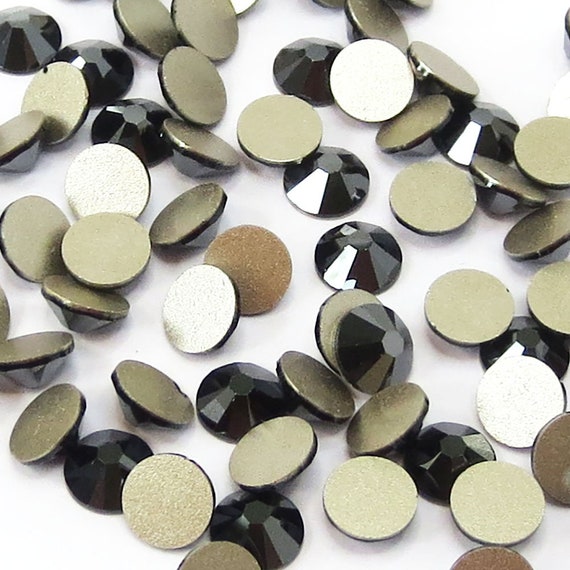 Jet Hematite (280 HEM) Swarovski 2088 XIRIUS 20ss Crystal
