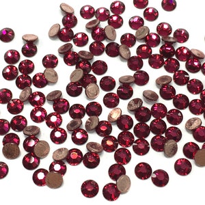 Ruby (501) Swarovski 2078 XIRIUS / 2038 XILION Flatbacks Hotfix Iron-on Rhinestones red * No Tariffs to US * Pick Size & Quantity