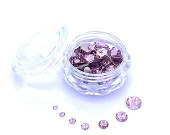 144 pcs - Améthyste claire (212) violet-violet Swarovski 2058/2088, dos plats en cristal de Swarovski 2058/2088, tailles variées assorties pour nail art 2 mm-6 mm * Avec étui de rangement