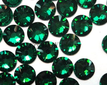 Emerald (205) Swarovski 2088 XIRIUS 34ss Crystal Flatback No-Hotfix Rhinestones Nail Art 7mm ss34 ** Free Shipping to US