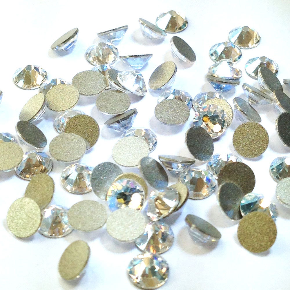 Crystal Moonlight (001 MOL) Swarovski 2088 XIRIUS 20ss Crystal