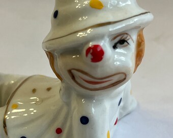 陶器のピエロの置物　3個 1950 年頃に中国で作られた陶器のピエロ 3 体、水玉模様の衣装を