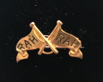 Rah Rah Crossed Flags Pin, Cheerleader Pin, Gold Tone Cheer Jewelry, Cheerleader Collectible, College Jewelry, Collectible Jewelry