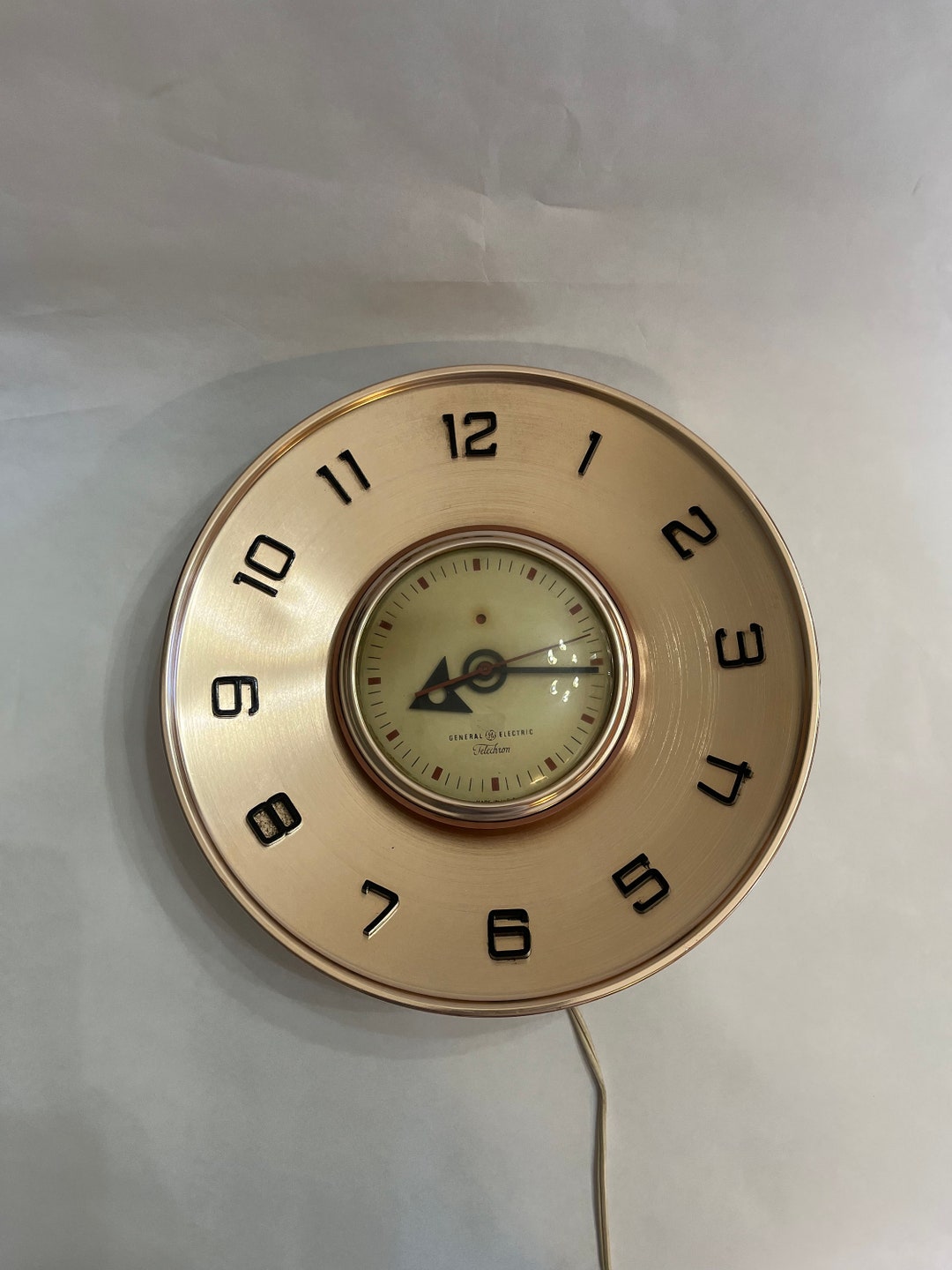 Telechron Electric Wall Clock, Model 2H101, Early 1950s Atomic Mid