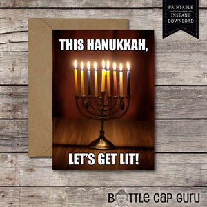 Imprimer carte drôle cette Hanukkah, nous allons obtenir allumé ! / Hanoukka fête de Hanouka alcool Weed vin bu Humour juif Menorah téléchargement numérique