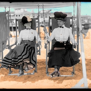 1905 Atlantic City Beach * Vintage kolorowe pocztówki cyfrowe dwóch 1900 kobiet ubrani na plaży * do druku, Instant Download