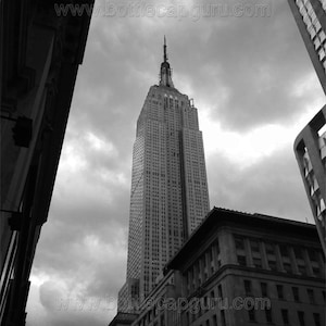 Empire State Building Print Black and White Photography / NYC Digital Print Decor / New York City Original Photograph Skyscraper Printable