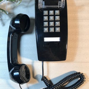 Vintage Wall Phone • Pushbutton • Black