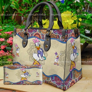 Bolso de mano de cuero con diseño de mandala de Daisy Duck personalizado, bolso de mano para mujer con diseño de Daisy Duck, bolso de mano para amantes de Daisy Duck, bolso de cuero personalizado, bolso cruzado
