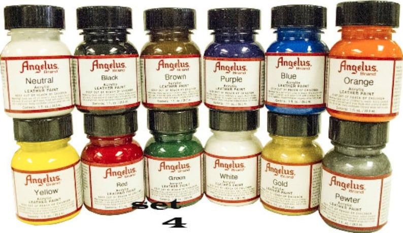 Puede incluir: Conjunto de 12 botellas de pintura acr&iacute;lica para cuero de la marca Angelus. Los colores son: Neutro, Negro, Marr&oacute;n, P&uacute;rpura, Azul, Naranja, Amarillo, Rojo, Verde, Blanco, Dorado y Esta&ntilde;o.