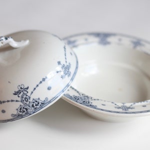 Semi-Porcelain Carlton F. Winkle & Co. England Soup Bowl / White and Blue Serving bowl with Lid