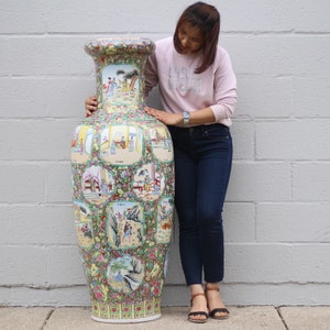 Huge Vintage Chinese Famille Rose Medallion Vase / Hand Painted Chinese Porcelain Motif Floor Vase / Vintage Home Decoration