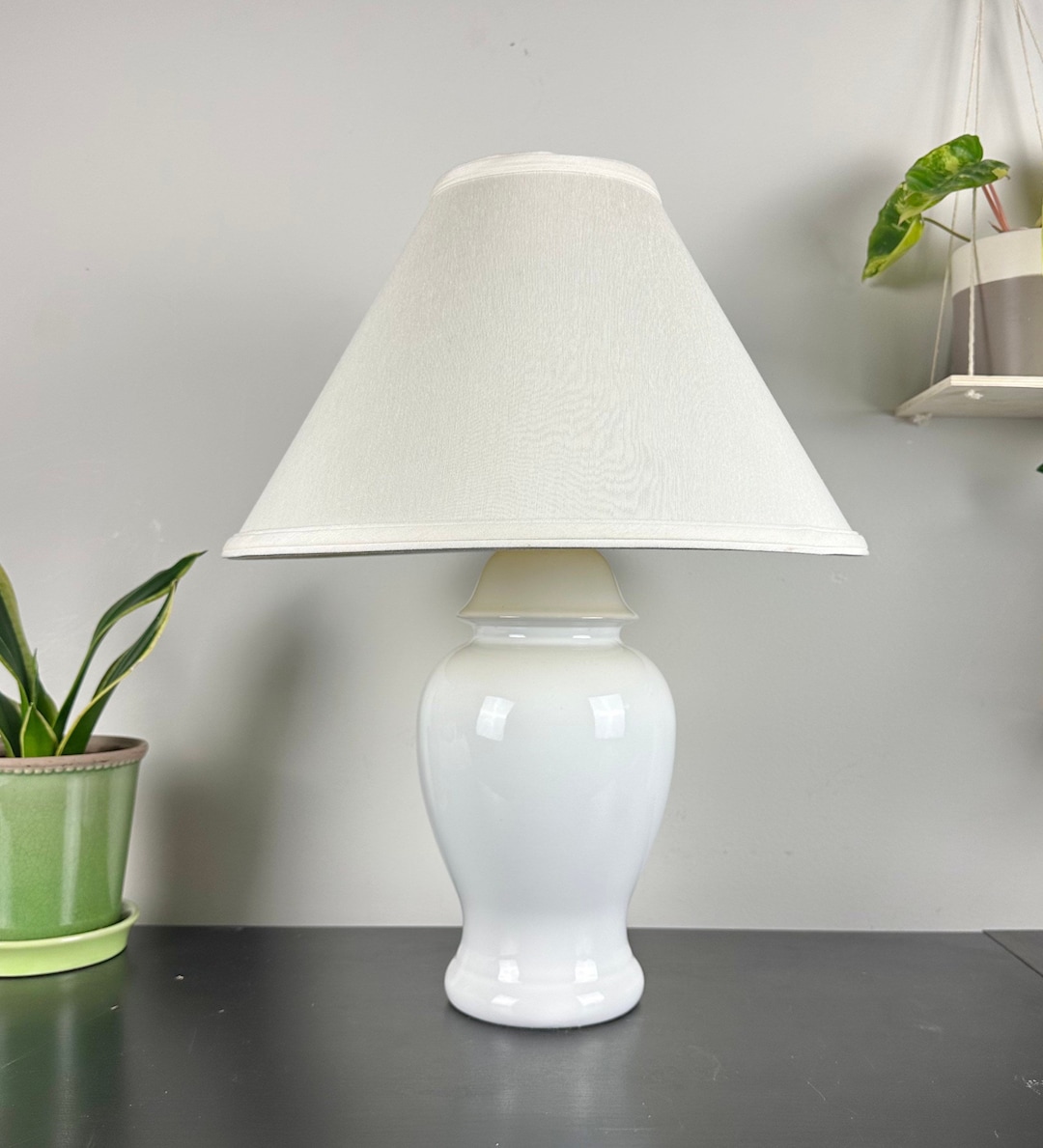 Vintage White Ceramic Ginger Jar Lamp / Ginger Jar Table Lamp / Vintage