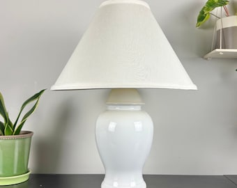 Vintage White Ceramic Ginger Jar Lamp / Ginger Jar Table Lamp / Vintage Home Decoration