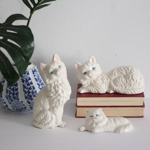 Vintage Ceramic Kitty Figurine Statue / Ceramic Cat Statue / Vintage Home Decoration / Set of 3