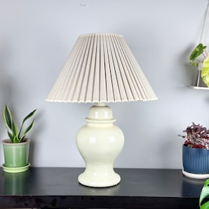 Vintage Ceramic Ginger Jar Table Lamp / Asian Vintage Lighting / Vintage Home Decoration