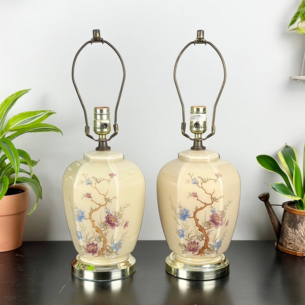 A Pair Of Vintage Oriental Glass Lamps / Asian Ginger Jar Lamps / Vintage Home Decoration