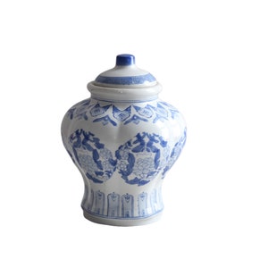 White and Blue Ginger Jar With Lid / Floral Ginger Jar/Vase / Vintage Home Decoration