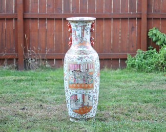 Vintage Chinese Famille Rose Medallion Vase / Hand Painted Chinese Porcelain Motif Floor Vase / Vintage Home Decoration