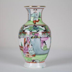 Small Vintage Japanese Vase / Hand Painted Floral Japanese Porcelain Vase / Vintage Home Decoration