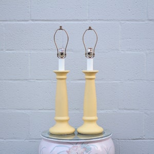 Vintage Mid Century Modern Tischlampe / gelbe Keramiklampe / Vintage Wohndekoration