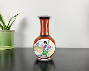 ヴィンテージの大型中国製花瓶、花柄、金色の装飾、手描き、高さ11