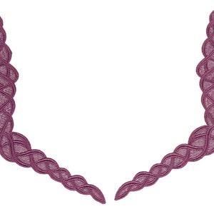 Puede incluir: Un par de piezas de adorno trenzadas de color morado. El adorno está hecho de una tela tejida y tiene un diseño delicado e intrincado.