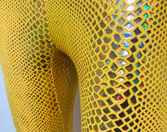 Gelbe Schlangenhaut Leggings. Gold Schlangenhaut holographische Leggings, gelbe holographische Leggings, Hologramm Leggings glänzende funkelnde Leggings