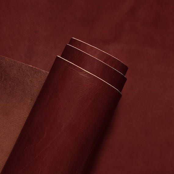 Hermann Oak English Bridle Leather Shoulder, Chestnut, 5-7 sq. ft