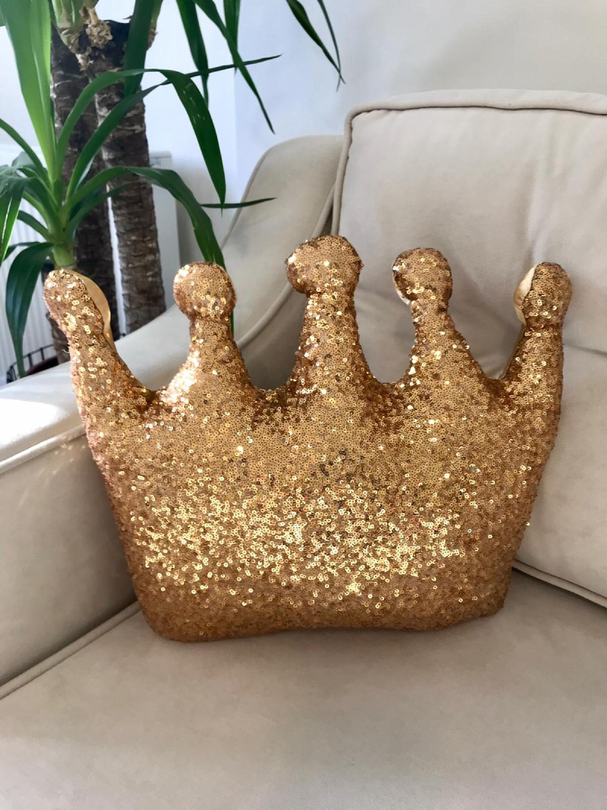 pillow for crown