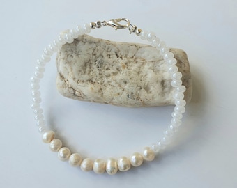 Bracciale in bianco perle
