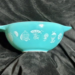 Vintage Pyrex Hot Air Balloons Promotional Cinderella Bowl #444