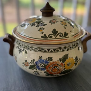 Vintage Asta Enamelware Pot 7” or 8.5” Wide