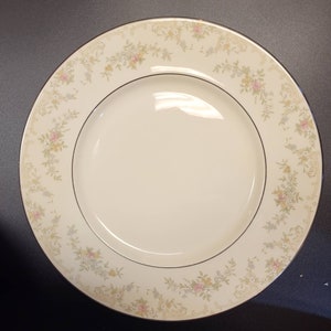 Vintage Royal Doulton Diana Dinner Plate #5079