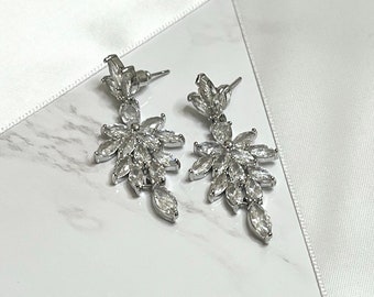 Wedding Earrings, Floral Bridal Earrings, Chandelier Earrings with Crystal drop Earrings, bridal shower gifts for bride, Bridal earrings