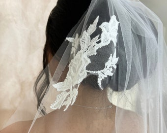 Scattered Floral White Applique Veil, Floral Applique Veil, Bridal veil with flowers, cathedral veil with lace appliques, Embroidered Veil