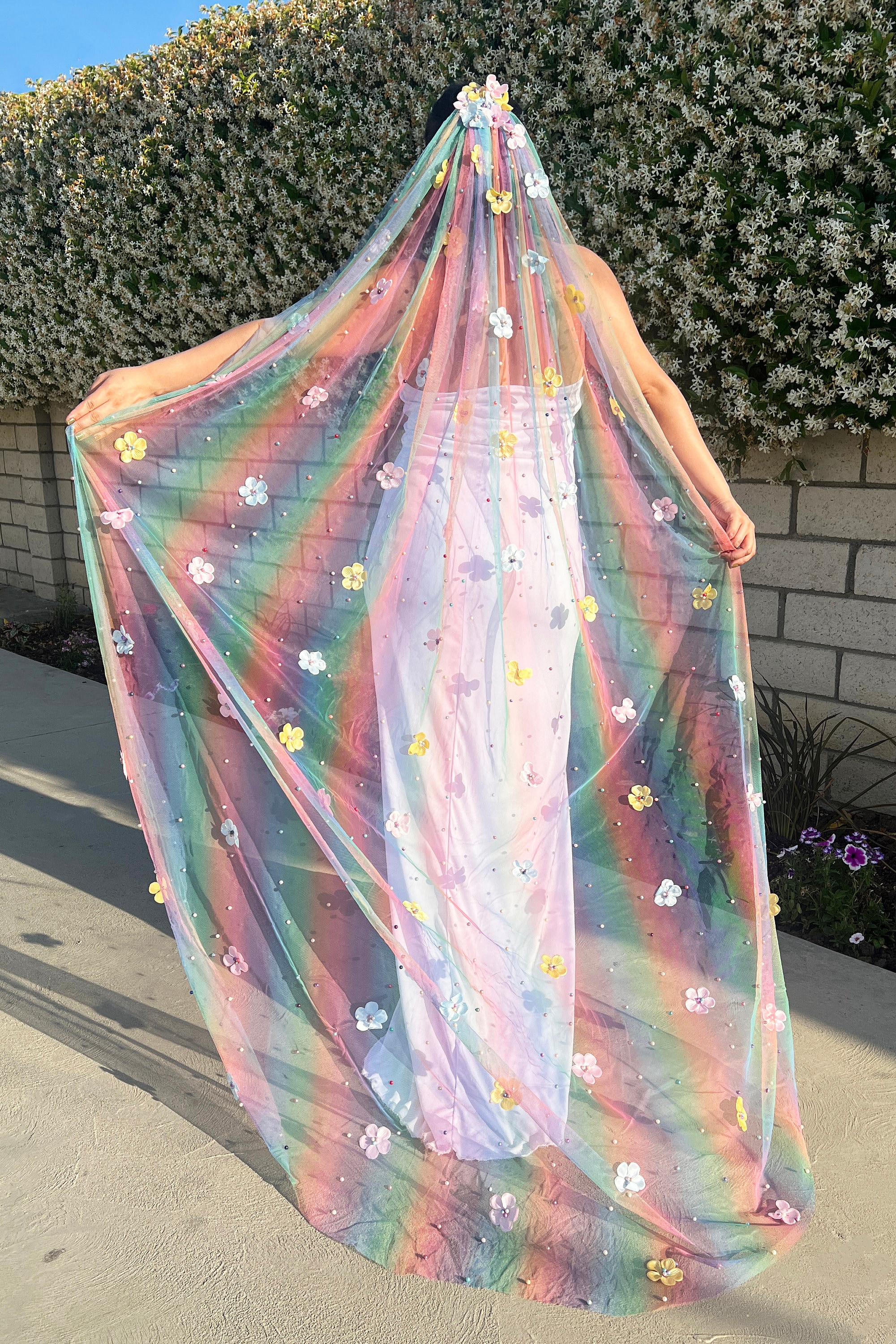 Unicorn bridal veil, Rainbow Wedding Veil, Multicolor 3D flower bridal veil with pearls, Whimsical Bridal veil, colorful wedding veil