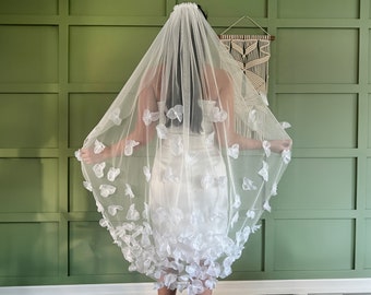 3D Floral White Flower Veil, Short Wedding Veil, Chapel off-white bridal veil with 3D effect flowers, Cathedral length veil, Flower veil