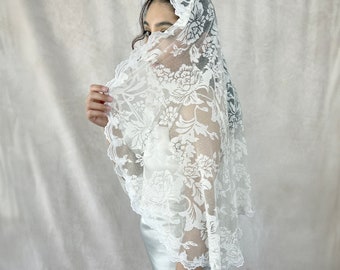 Mantilla Wedding Veil, Vintage floral lace veil, Short Lace Veil, Italian floral veil, floral lace wedding veil, drapey lace mantilla veil