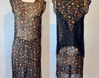 1920’s Silk Chiffon Flapper Dress with attached Cape | XS