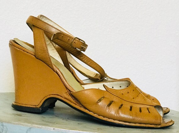 1940's Leather Ankle Strap Peep Toe Wedges Nude |