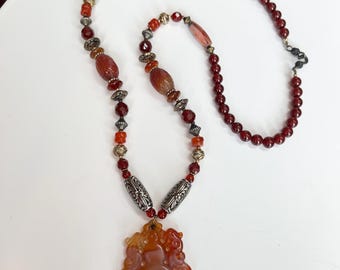 Vintage Chinese Carneilian Carved Gourd Pendant Necklace with Floating Charm