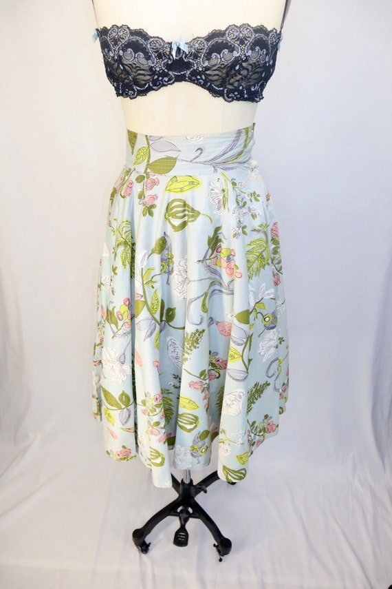 Vintage 1950's CIRCLE SKIRT floral print and ligh… - image 1