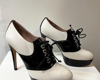 Stuart Weitzman Hep Cat Platform Oxford Heels, Size 8