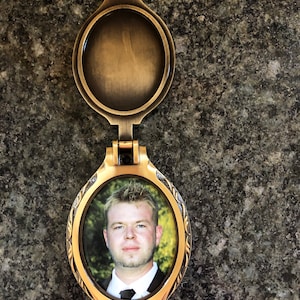 3.5&quot; x 5.5&quot; Oval Porcelain Ceramic Photo with Bronze Frame Picture Memorial Outdoors Cemetery Headstone